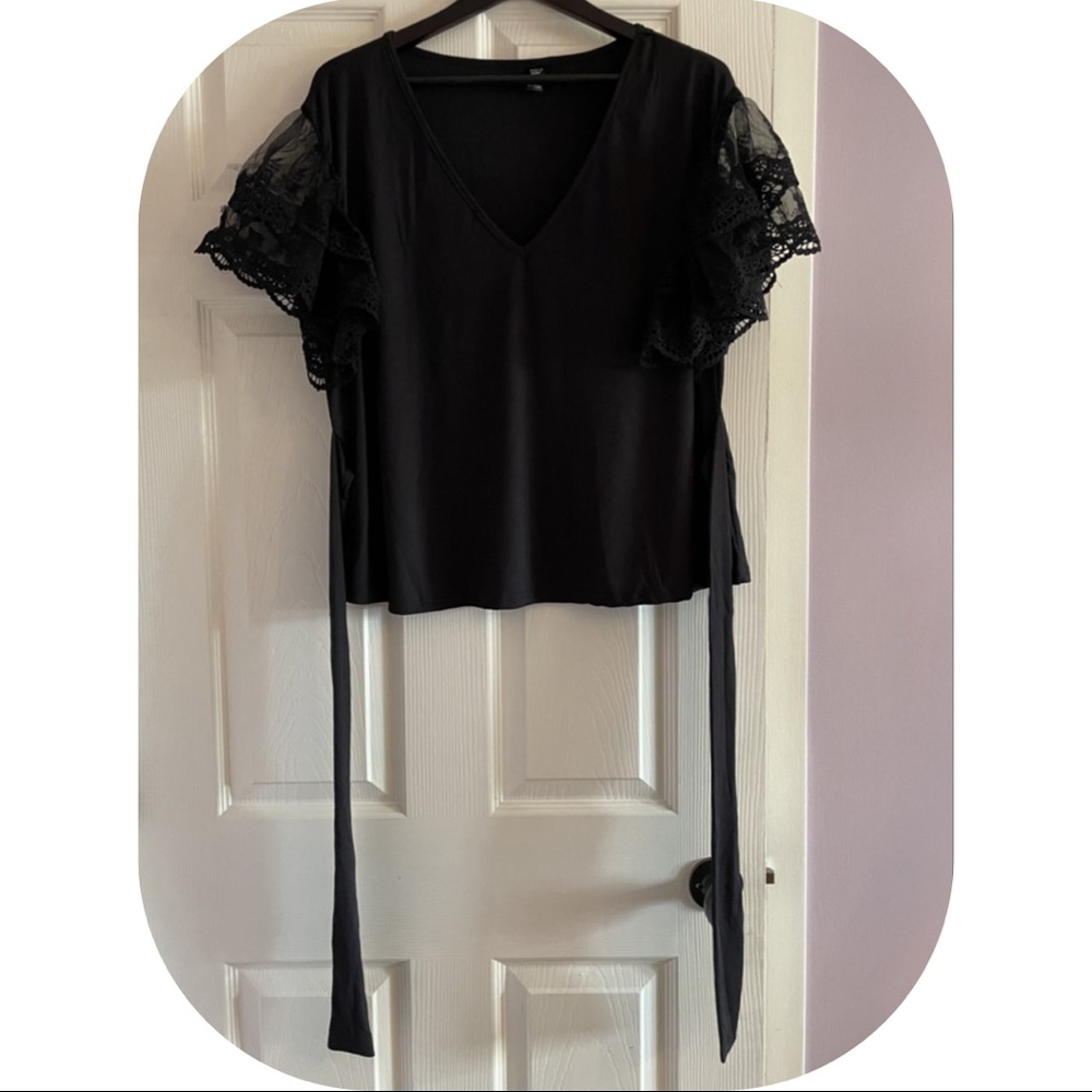 Romantic Ribbed and Ruffled Top - Picture 6 of 9